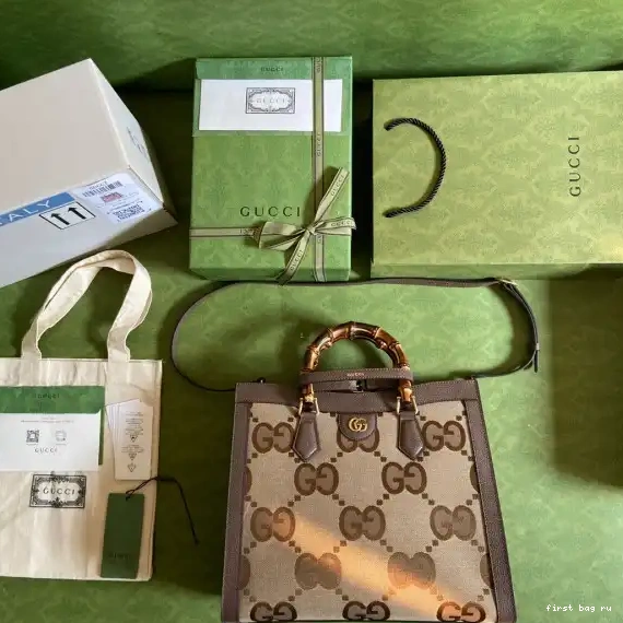 First bag ru jumbo GUCCI bag Diana GG medium tote with 0702